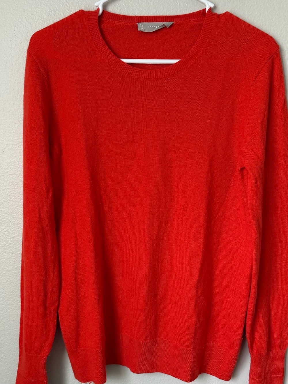 Everlane THE CLASSIC CREW IN CASHMERE Rusty Red M minimalist Capsule Wardrobe - Picture 3 of 5
